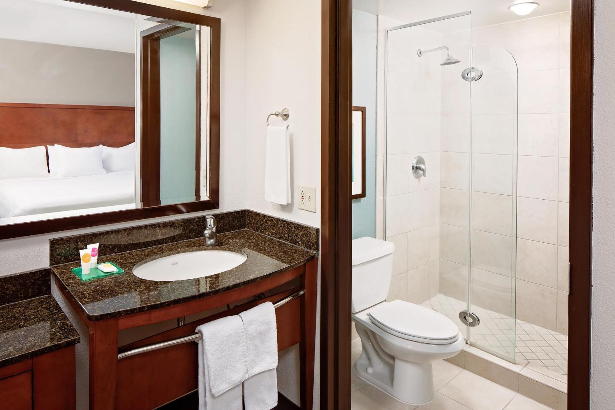Hyatt Place Ontario/Rancho Cucamonga Rum bild