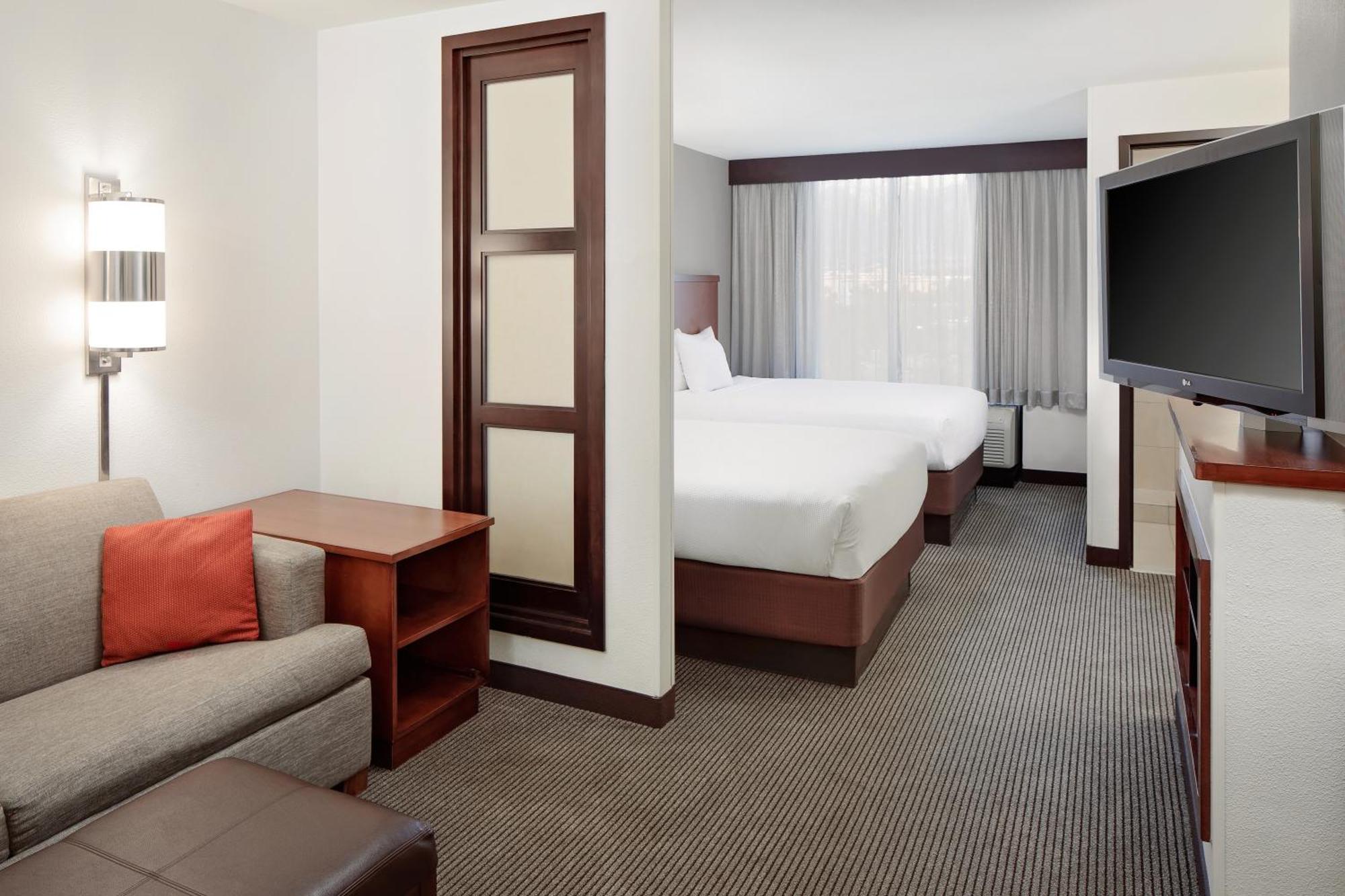Hyatt Place Ontario/Rancho Cucamonga Rum bild