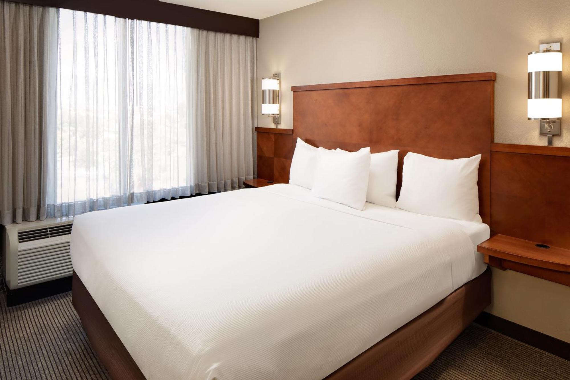 Hyatt Place Ontario/Rancho Cucamonga Rum bild