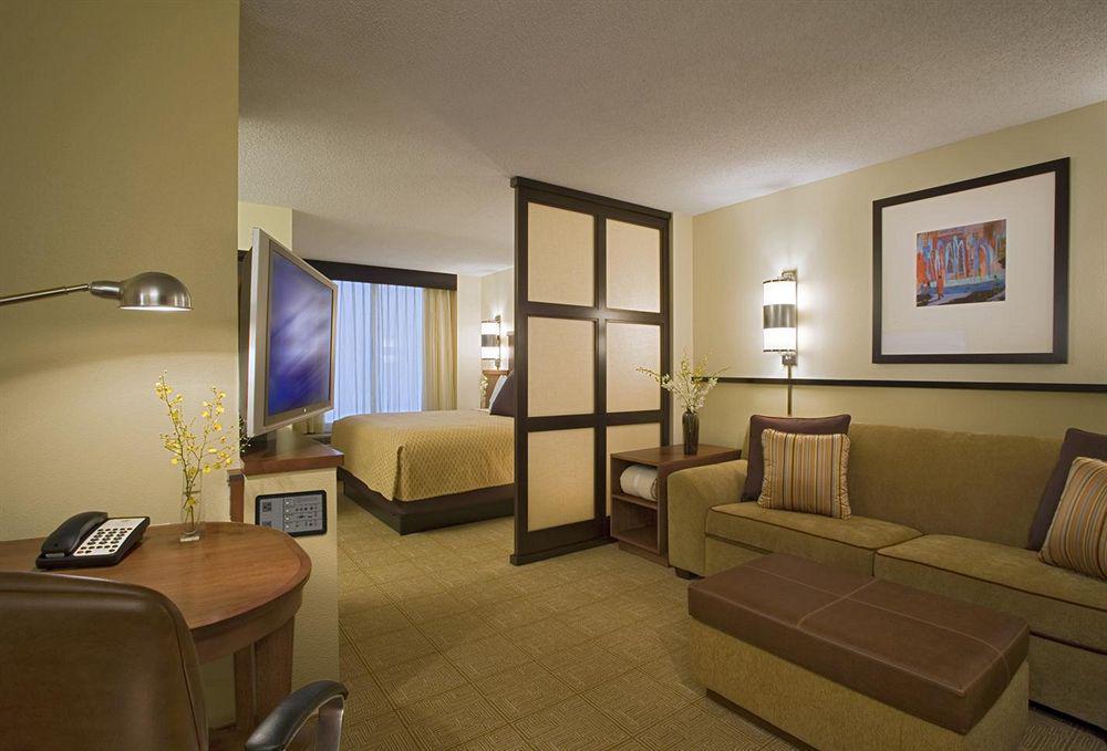 Hyatt Place Ontario/Rancho Cucamonga Rum bild